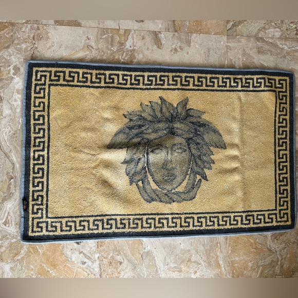 Versace Black and Gray Medusa Rug - Picture 6 of 6